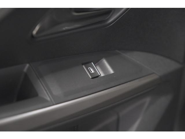 Peugeot E-3008