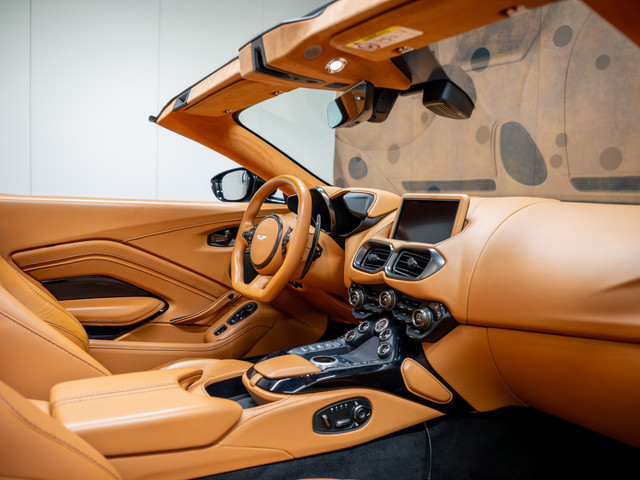 Aston Martin V8 Vantage