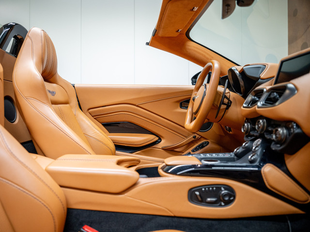 Aston Martin V8 Vantage