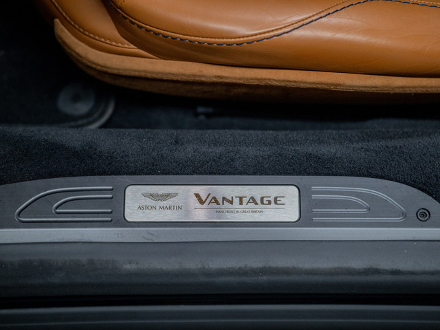 Aston Martin V8 Vantage