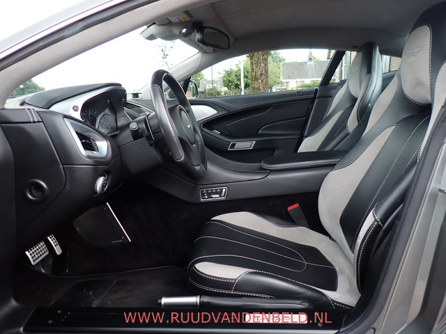 Aston Martin V12 Vanquish