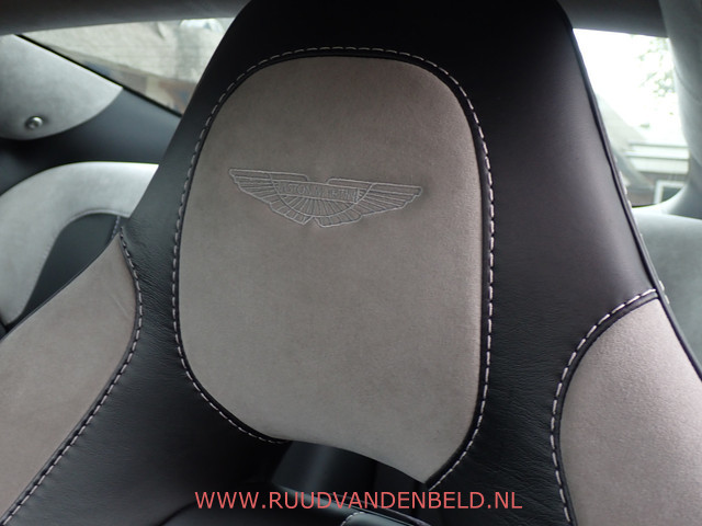 Aston Martin V12 Vanquish