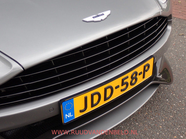 Aston Martin V12 Vanquish