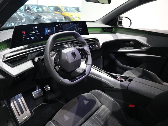 Peugeot E-5008