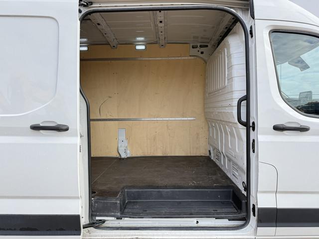 Maxus Deliver9