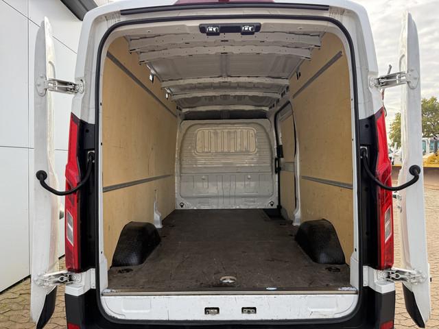 Maxus Deliver9