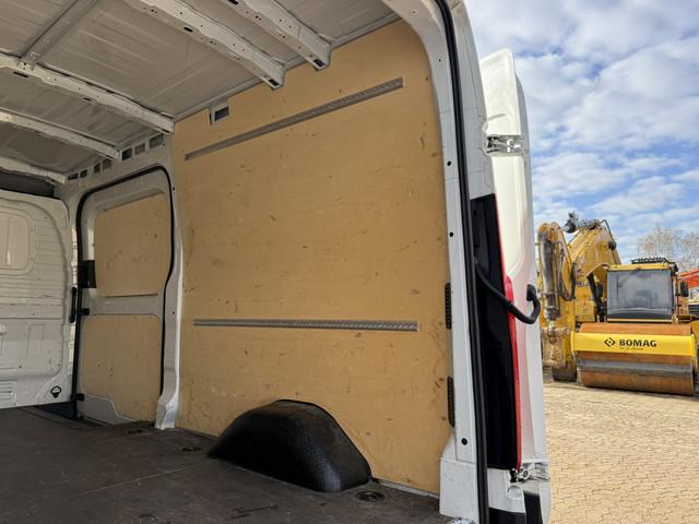 Maxus Deliver9