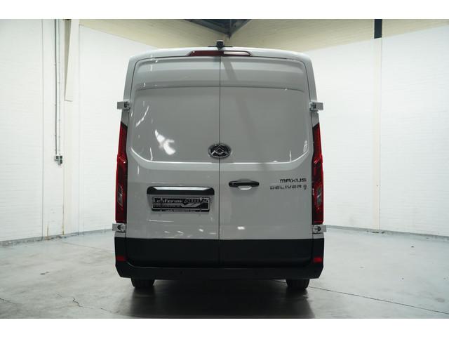 Maxus Deliver9