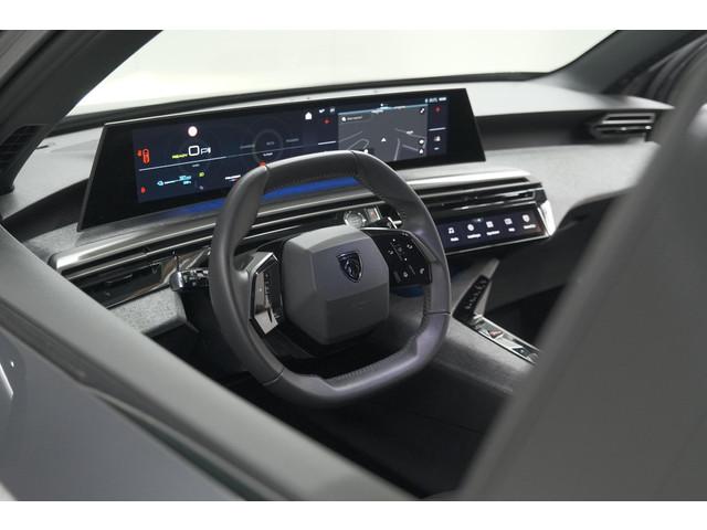 Peugeot E-3008