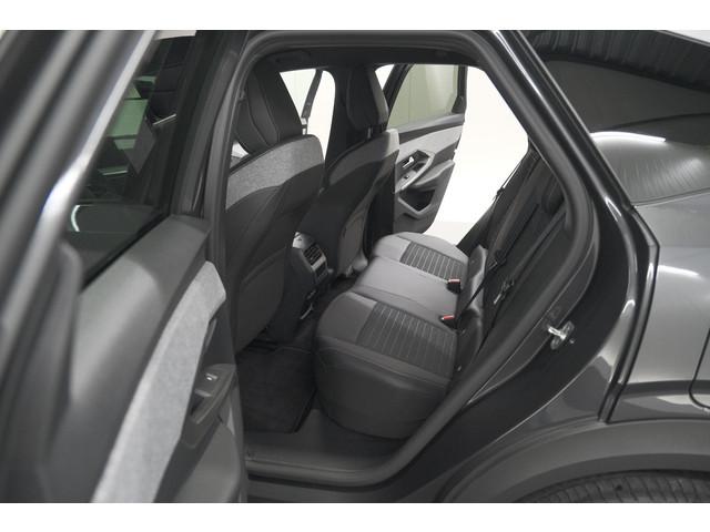 Peugeot E-3008