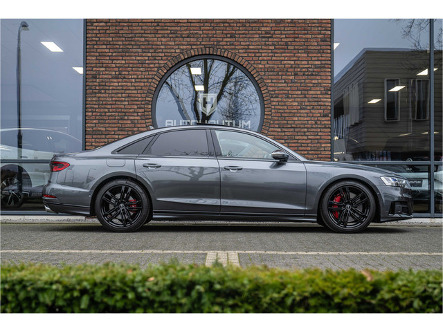 Audi S8