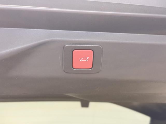 Peugeot E-3008