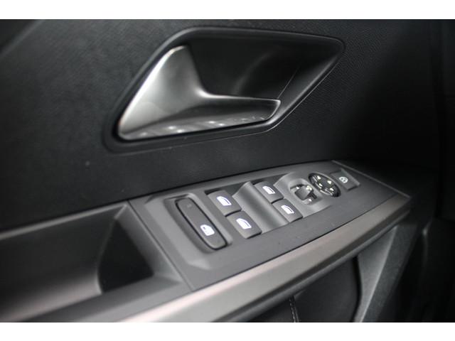Peugeot E-3008