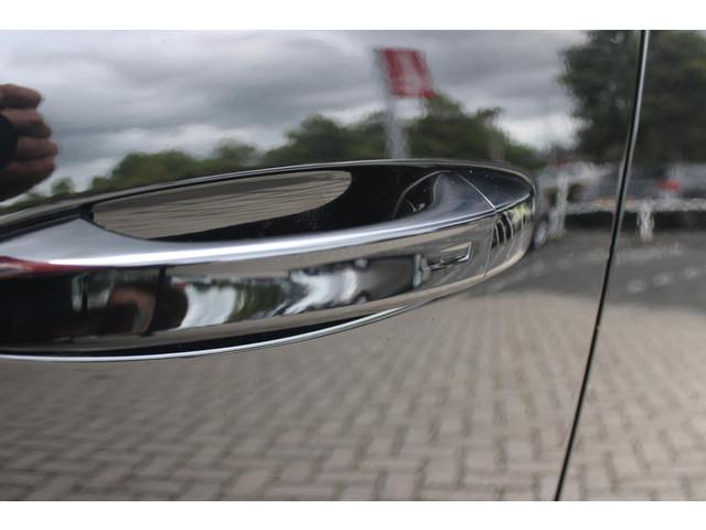 Peugeot E-3008