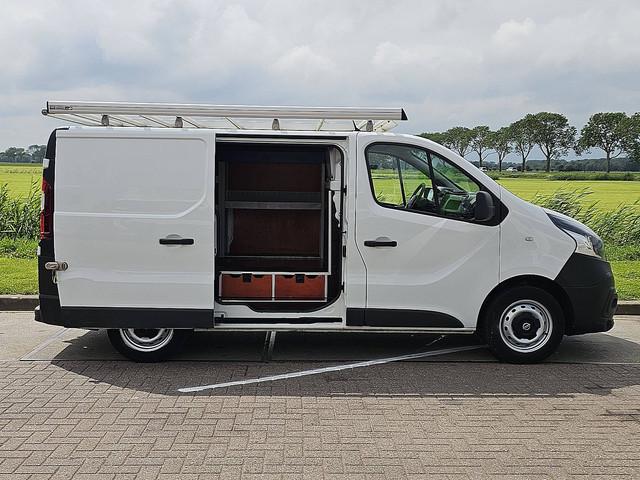 Nissan NV300