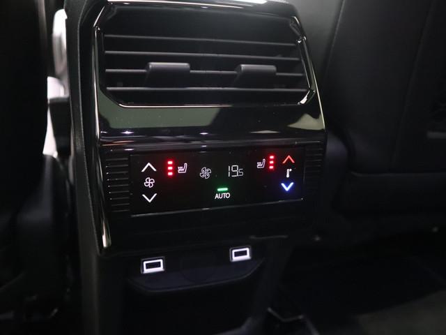 Peugeot E-5008