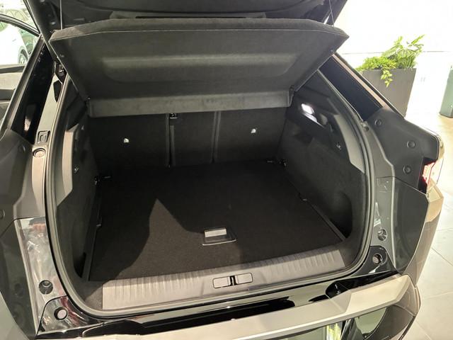 Peugeot E-3008