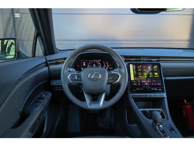 Lexus LBX