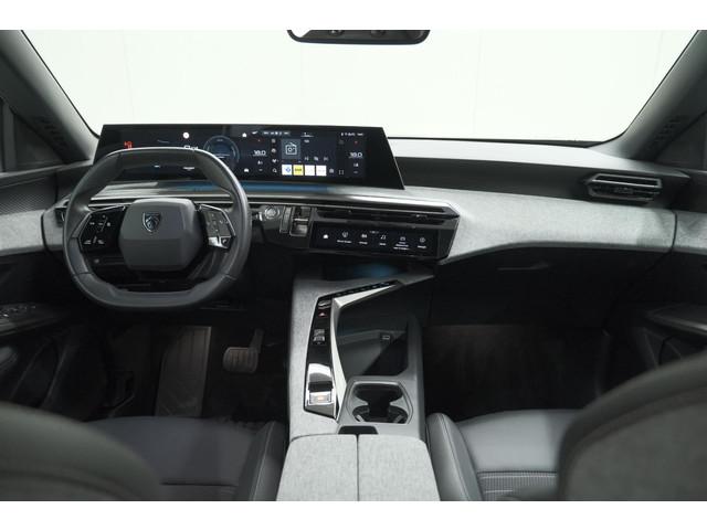 Peugeot E-5008