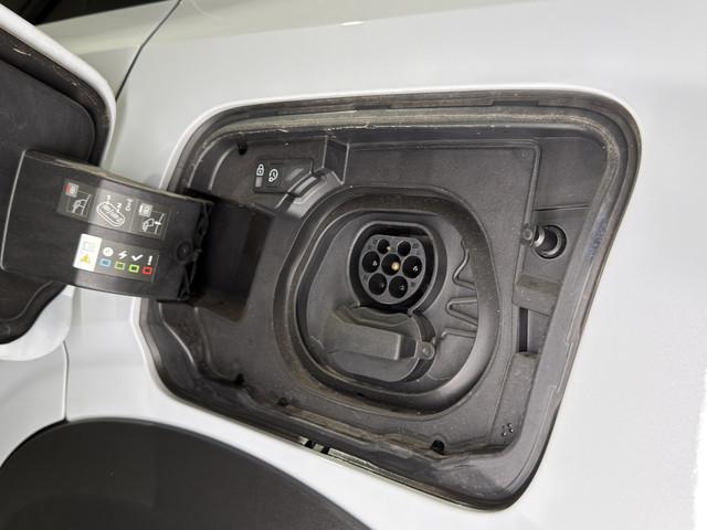 Peugeot E-3008