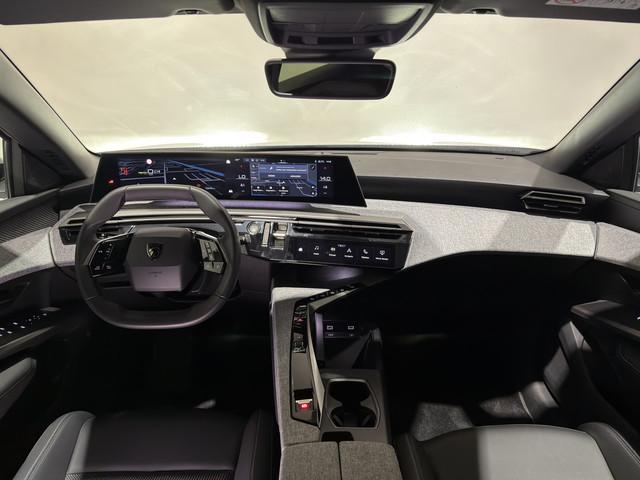 Peugeot E-3008