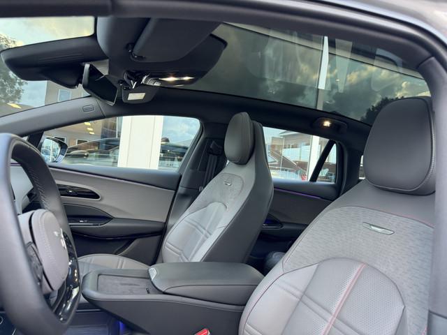 Hongqi EH7