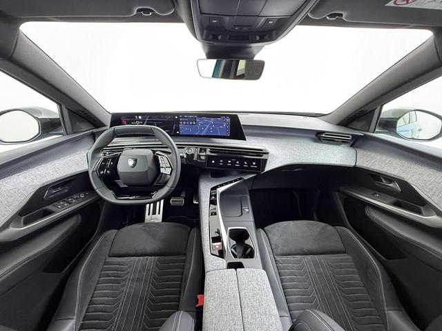 Peugeot E-3008