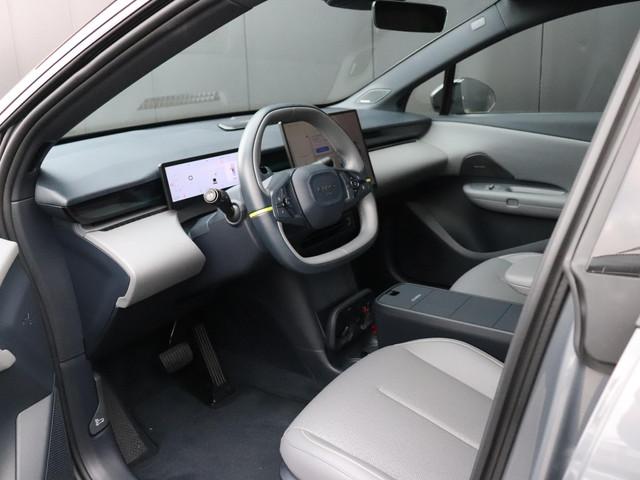 Lynk & Co 02