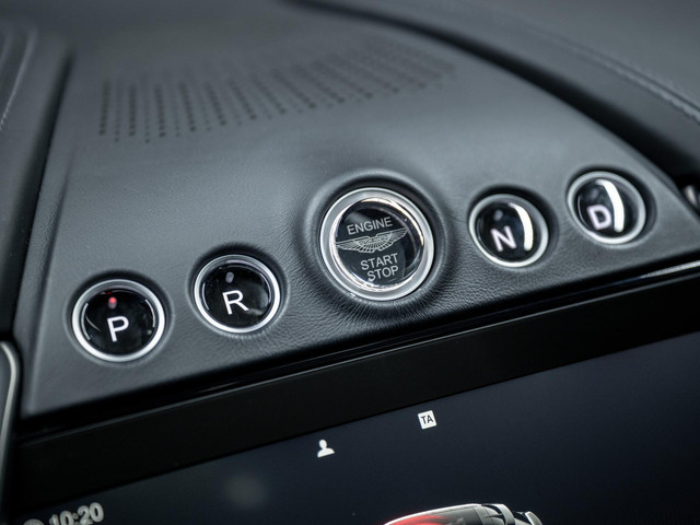 Aston Martin DBX