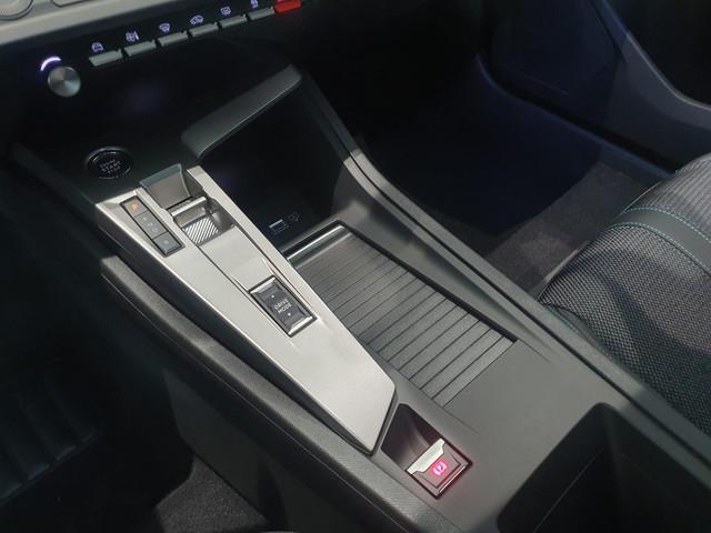 Peugeot E-308