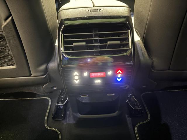 Peugeot E-5008