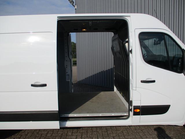 Nissan NV400