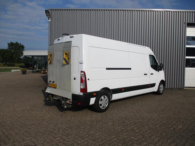 Nissan NV400
