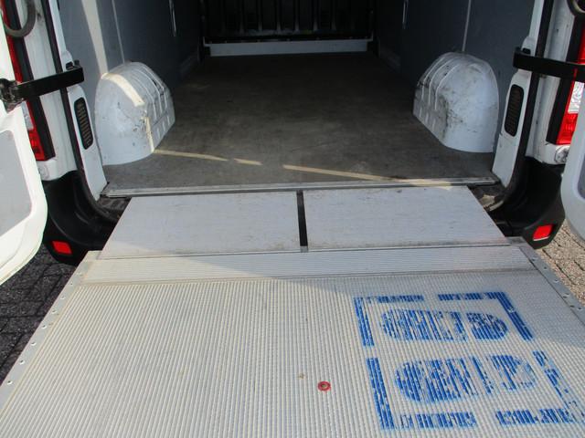 Nissan NV400