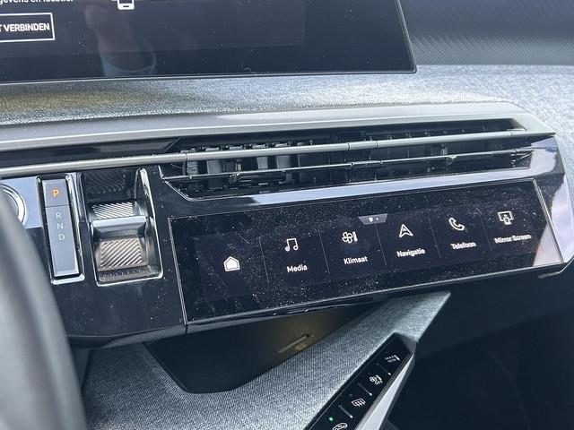 Peugeot E-3008