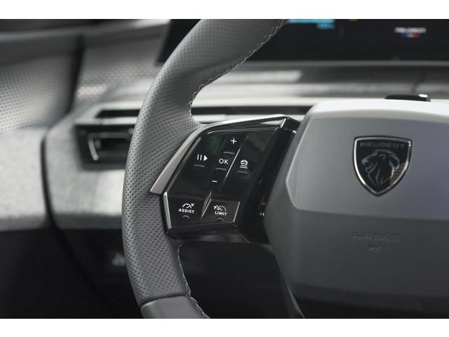 Peugeot E-3008