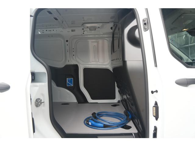 Ford E-Transit Courier