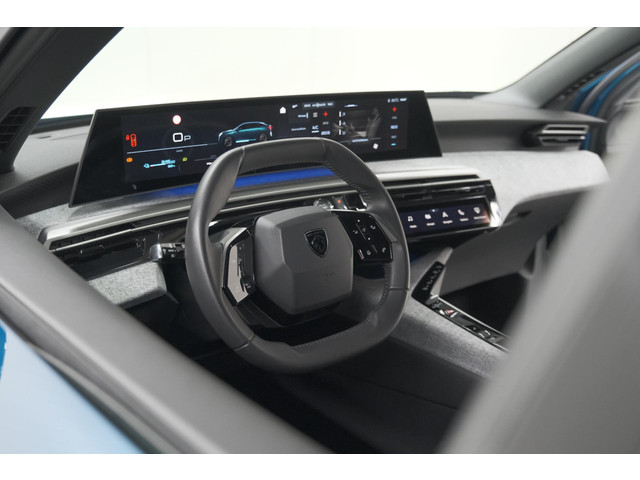Peugeot E-3008