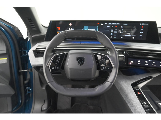 Peugeot E-3008