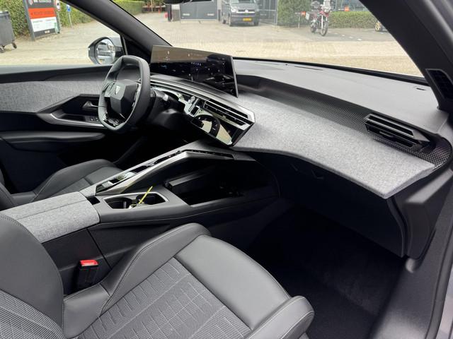 Peugeot E-3008