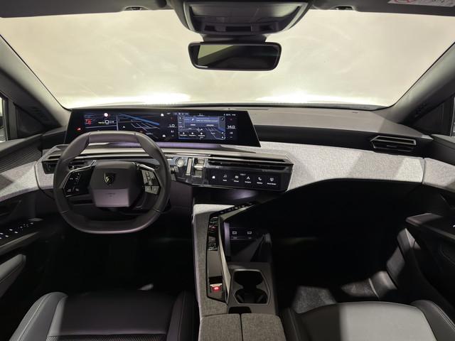 Peugeot E-3008
