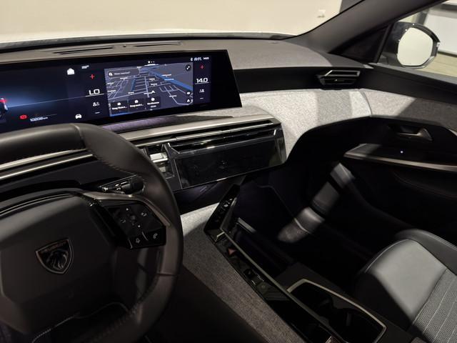 Peugeot E-3008