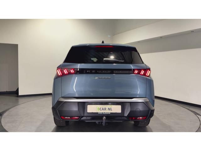 Peugeot E-5008