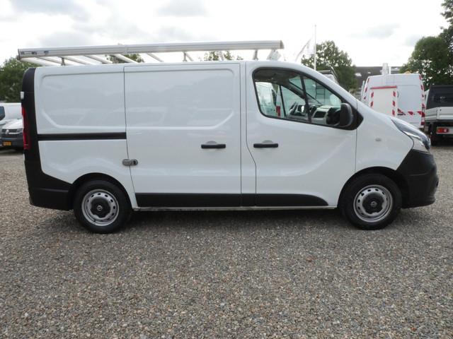 Nissan NV300