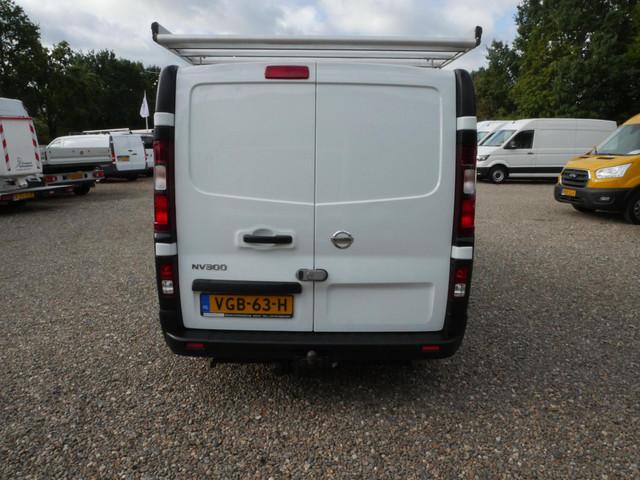 Nissan NV300