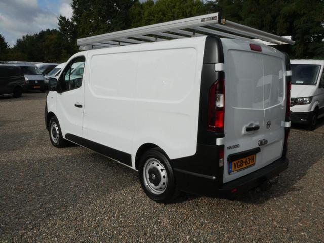 Nissan NV300