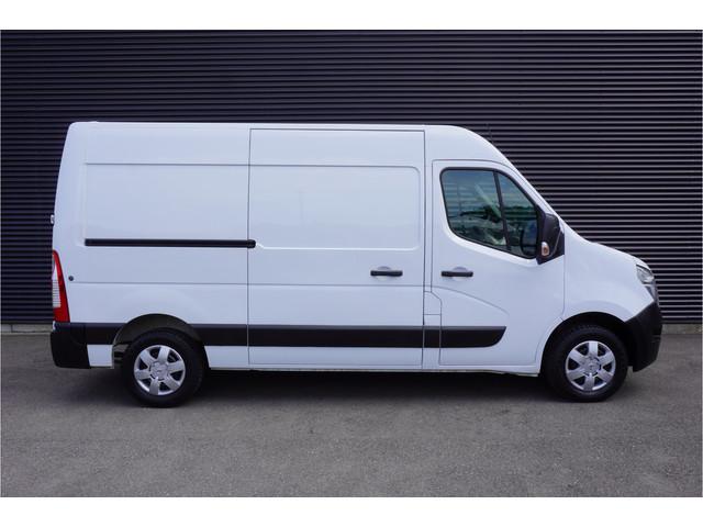 Nissan NV400