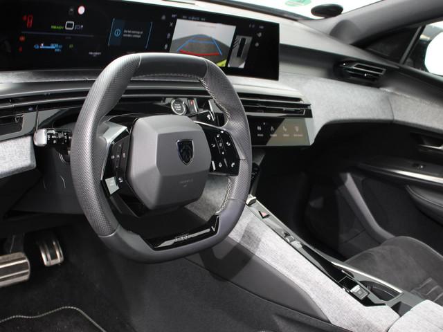 Peugeot E-3008