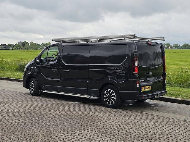 Nissan NV300