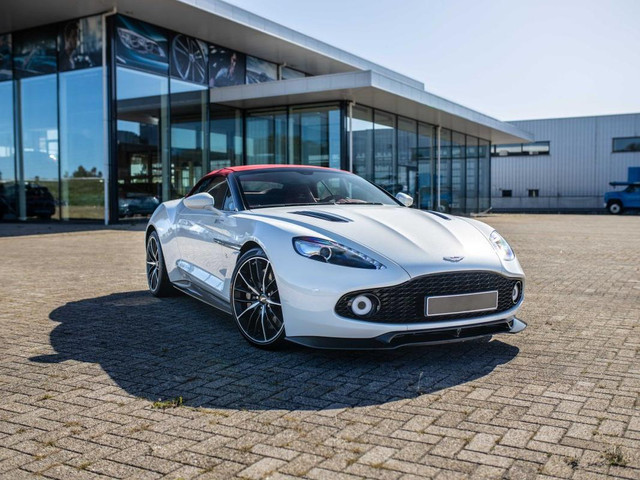 Aston Martin V12 Vanquish